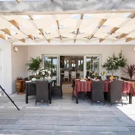 Prázdninový dům Charmant Sur Front De Mer Avec Piscine