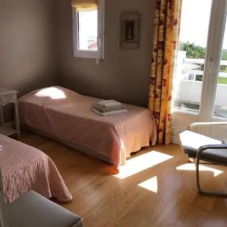 Charmant Sur Front De Mer Avec Piscine