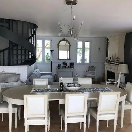 Charmant Sur Front De Mer Avec Piscine Prázdninový dům Sainte-Marie-de-Ré