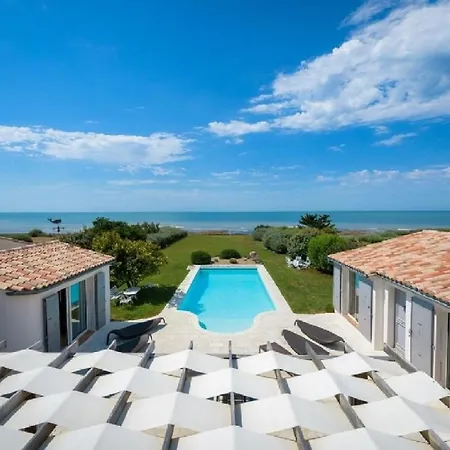 Charmant Sur Front De Mer Avec Piscine Prázdninový dům *